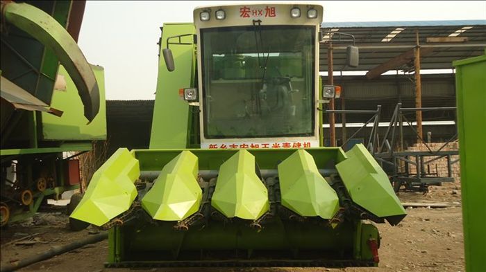 青儲(chǔ)飼料機(jī)械