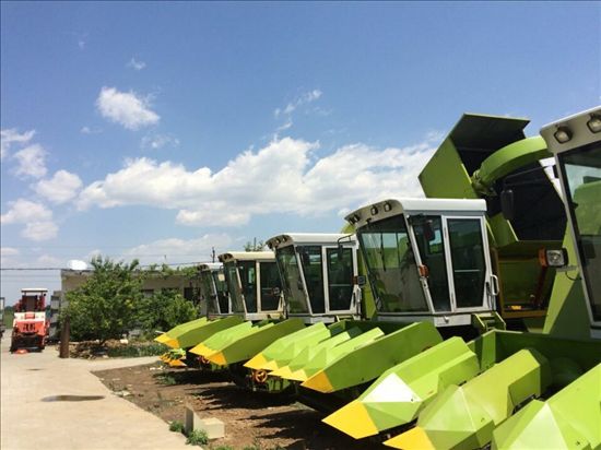 玉米收獲機(jī) 玉米收獲機(jī)